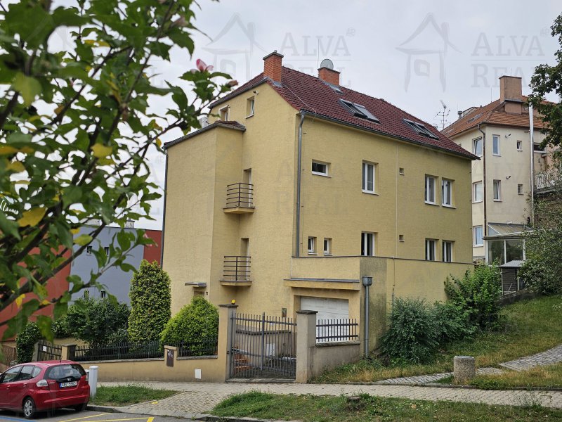 Prodej bytu v OV 3+1 se spíží a šatnou 80 m2 + balkón + sklep 3 m2, ul. Soběšická, Brno |  | Brno